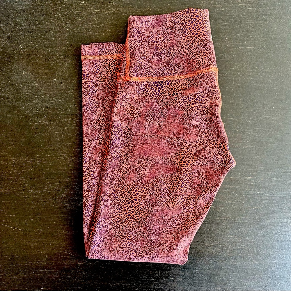 Lululemon Wunder Train High Rise 25” // Crackle Glaze Vintage Orange Larkspur